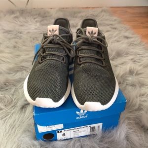 WOMENS ADIDAS TUBULAR SNEAKERS
